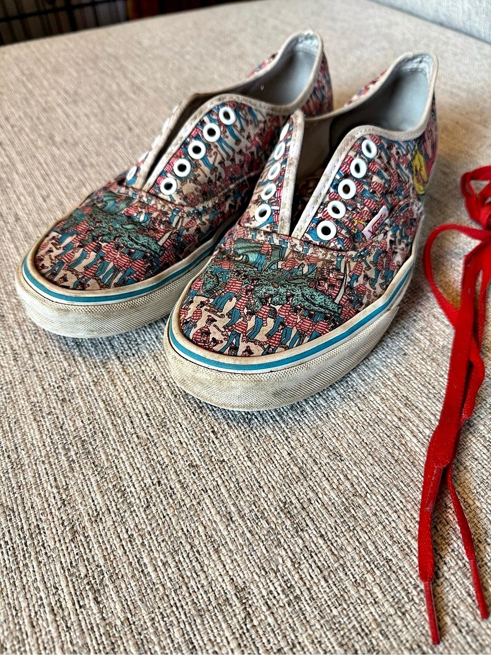 Vans x Where’s Waldo Authentic Land of Waldos Sneakers Men 10.5 Women 12